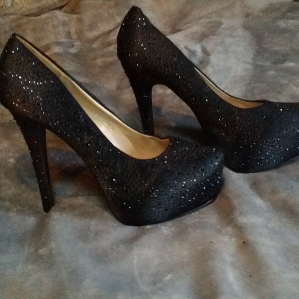 The Highest Heel Women's Kissable Pump Black